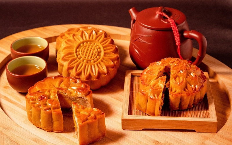 Hình ảnh bánh Trung Thu luôn xuất hiện trong các mâm cỗ