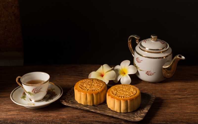 Thưởng thức bánh Trung Thu sao cho đúng cũng là một nghệ thuật