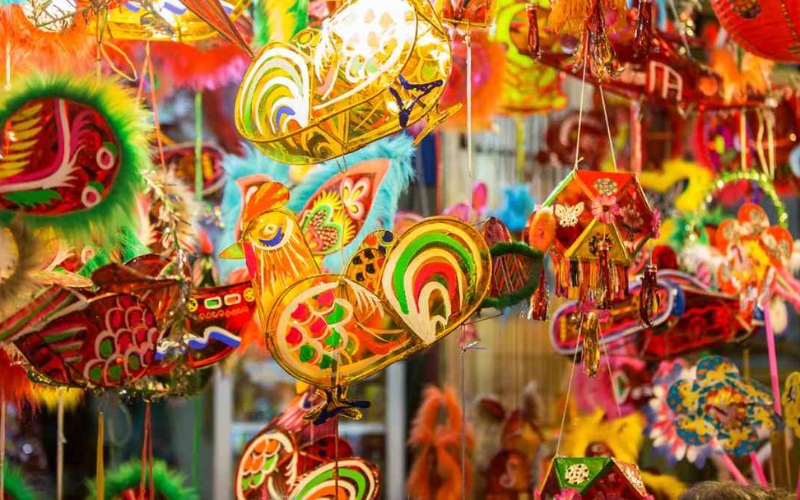 Đèn lồng Trung Thu rất đa dạng về thể loại và màu sắc