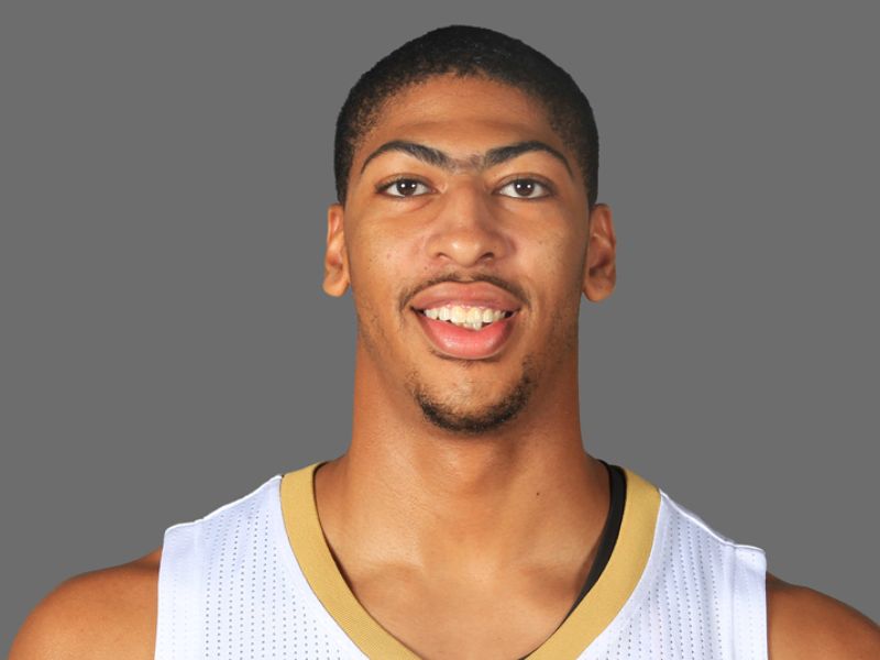 Biểu tượng lông mày giao nhau của Anthony Davis 