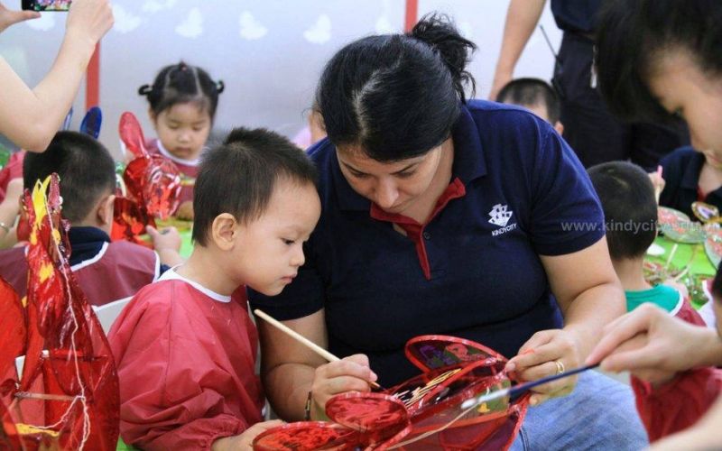 Concept cho bé làm đèn lồng