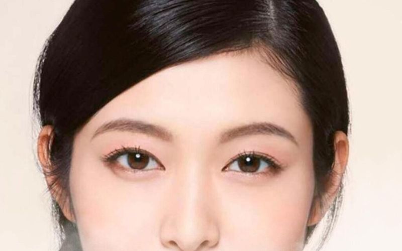 Dáng lông mày phát tài chân mày cong