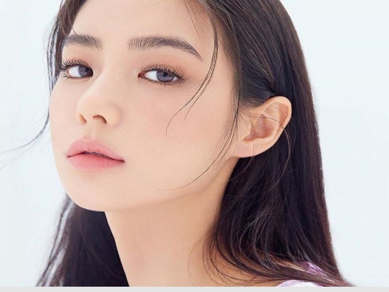 Dáng mày dịu dàng, thanh thoát