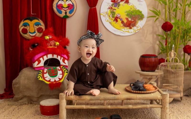 Hoá trang cho bé trai làm chú cuội là concept nổi bật