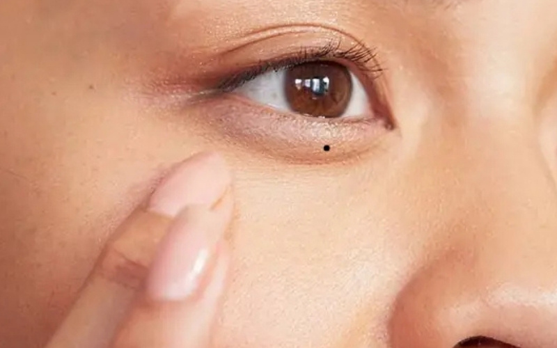 Nên giữ lệ đường căng và sáng bóng, tránh làm ảnh hưởng đến vận mệnh