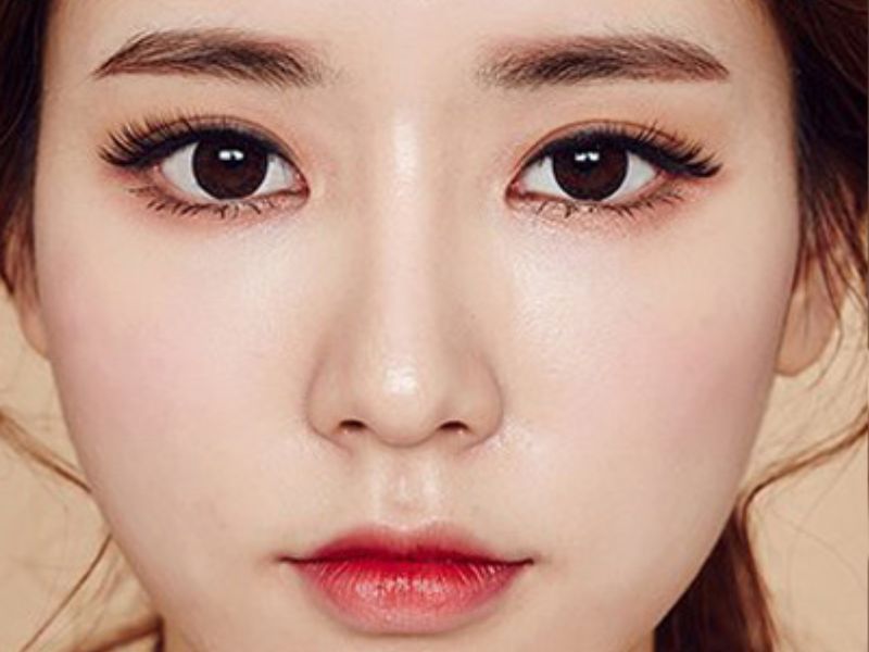 Lông mày đẹp phải có sự hài hòa với tổng thể khuôn mặt