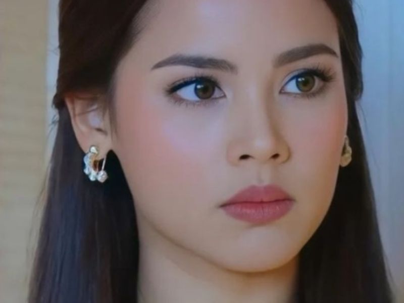 Lông mày kiếm tạo nên vẻ đẹp kiêu sa, khác biệt cho phái nữ 