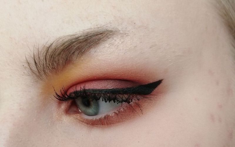 Các trường hợp phổ biến của lông mày ngắn