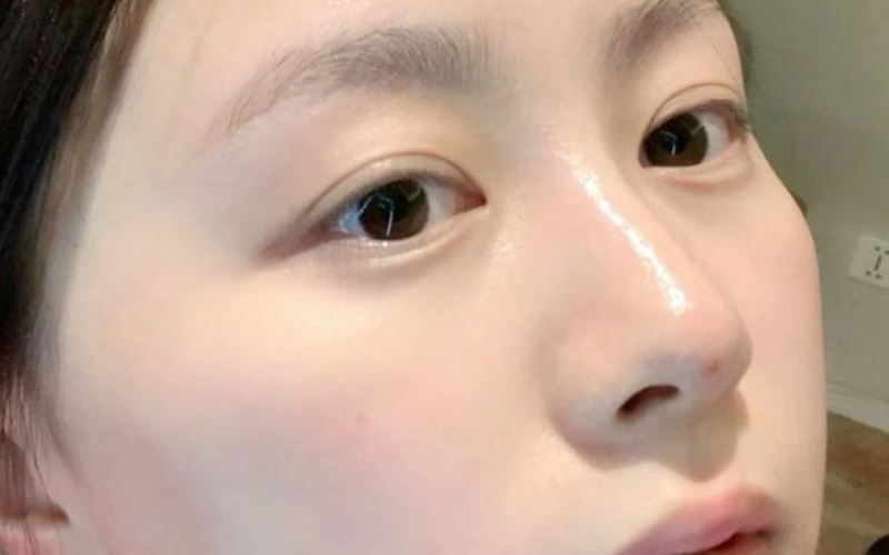 Lông mày nhạt là dạng chân mày có màu sắc mờ, ít nổi bật