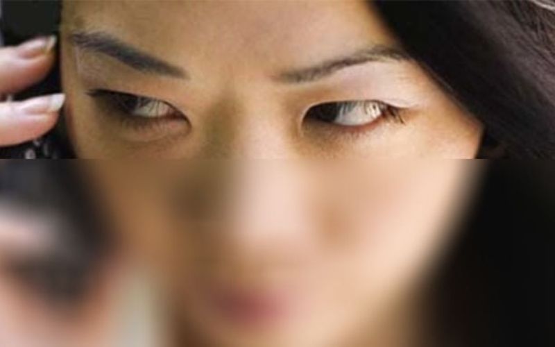 Lông mày quỷ đi với mắt lợn