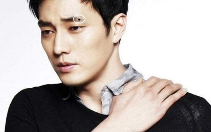 Nốt ruồi đuôi lông mày trái ở nam giới thường thể hiện tính cách ôn hòa