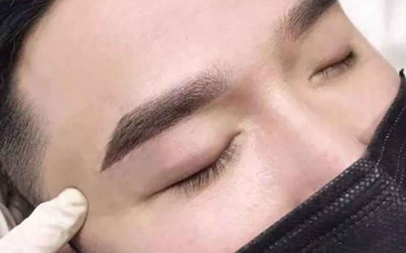 Phun xăm chân mày giúp đàn ông có dáng mày sắc nét, cân đối và cải thiện tướng mạo rõ rệt