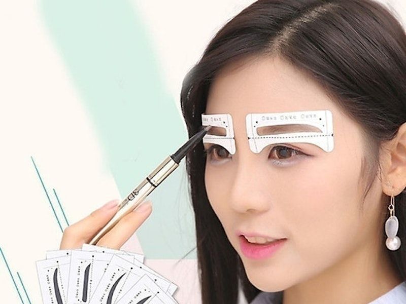 Phương pháp dán chân mày được ưu chuộng hiện nay 