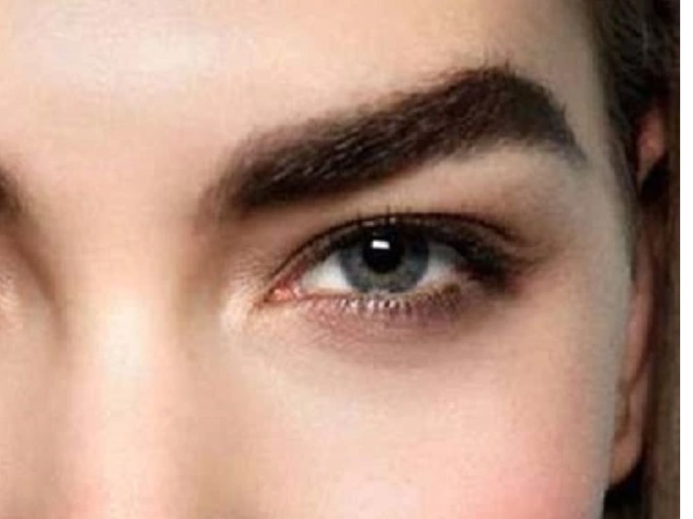 Quan tâm đến việc chăm sóc và tạo dáng lông mày