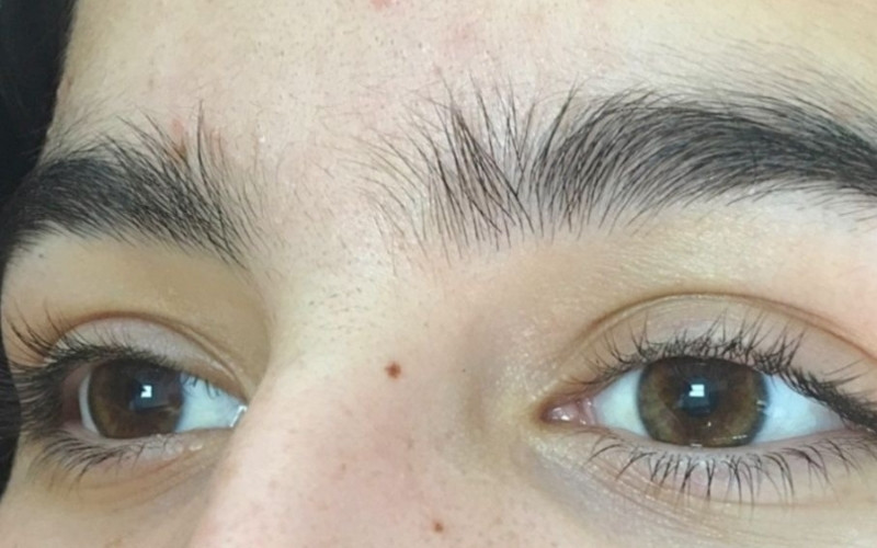 Tướng lông mày phụ nữ xấu thường gắn với vận mệnh kém thuận lợi, dễ gặp khó khăn