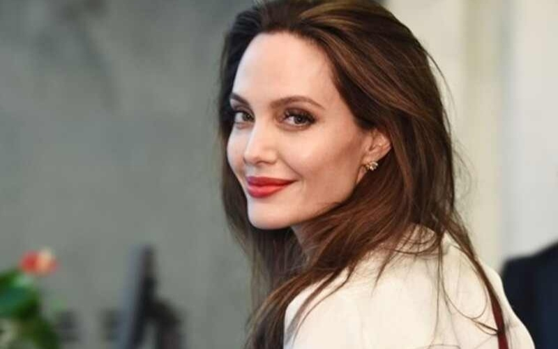 Nữ giới có xương lông mày nhô cao thường tự tin, quyết đoán và sở hữu tư duy sáng tạo