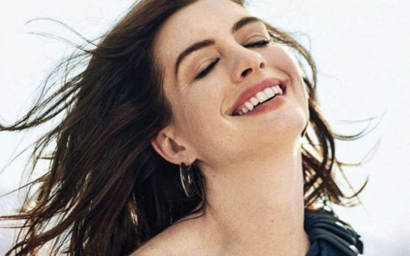 Xương lông mày nhô cao ở nữ thường biểu thị khả năng thành công và sáng tạo