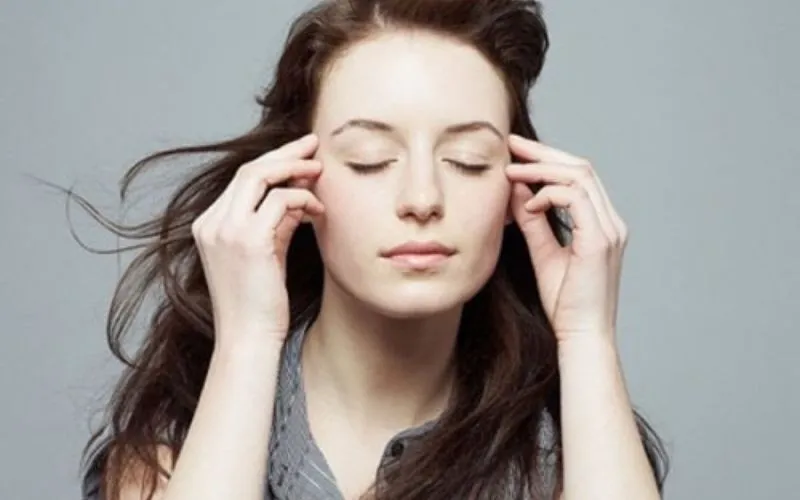 Ý nghĩa từng khung giờ giật lông mày phải nữ