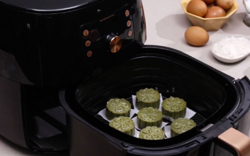 Làm bánh trung thu bằng nồi chiên không dầu