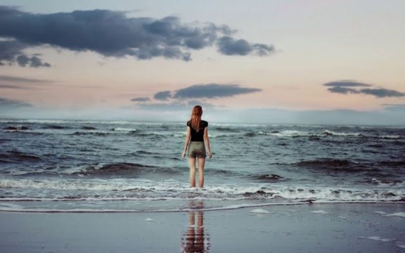 Stt hay về biển buồn và sâu lắng