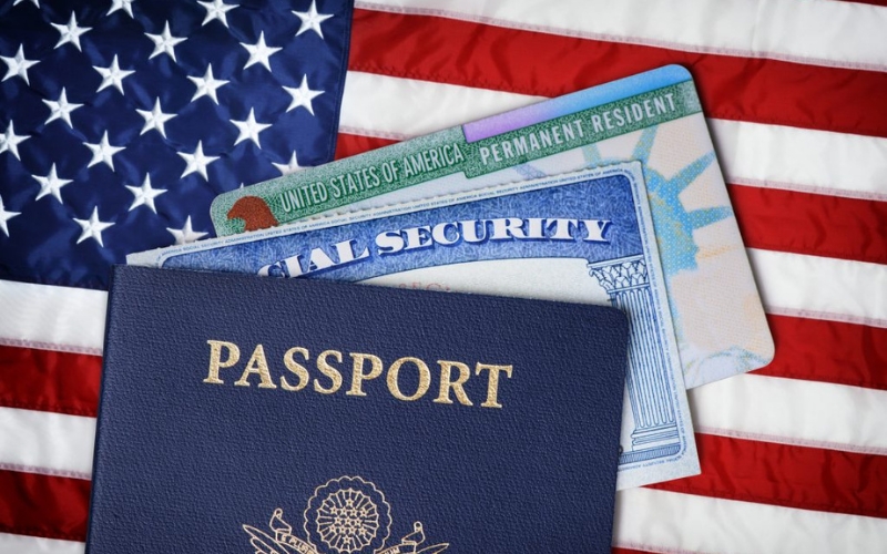 Người có permanent resident được sống, làm việc và học tập ổn định như công dân