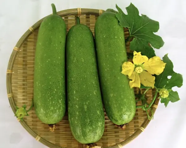 Bà Nội Chọn Mua Trái Cây Cúng