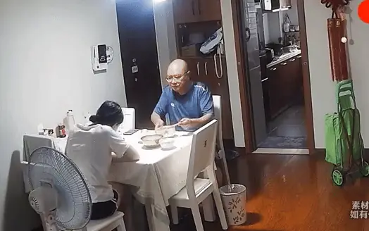 Bố Ăn Gì Cho Con Cúng Gif