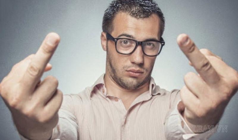 Các dấu hiệu nhận biết người ngạo nghễ tiêu cực